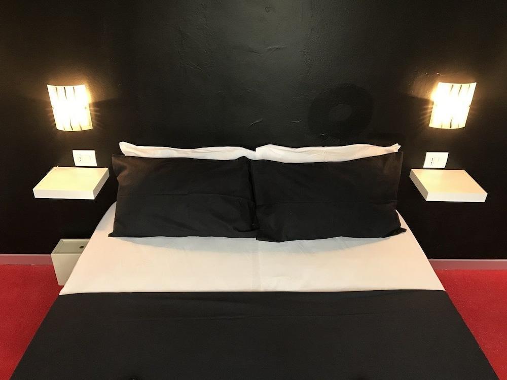 Stupido Hotel Римини Экстерьер фото